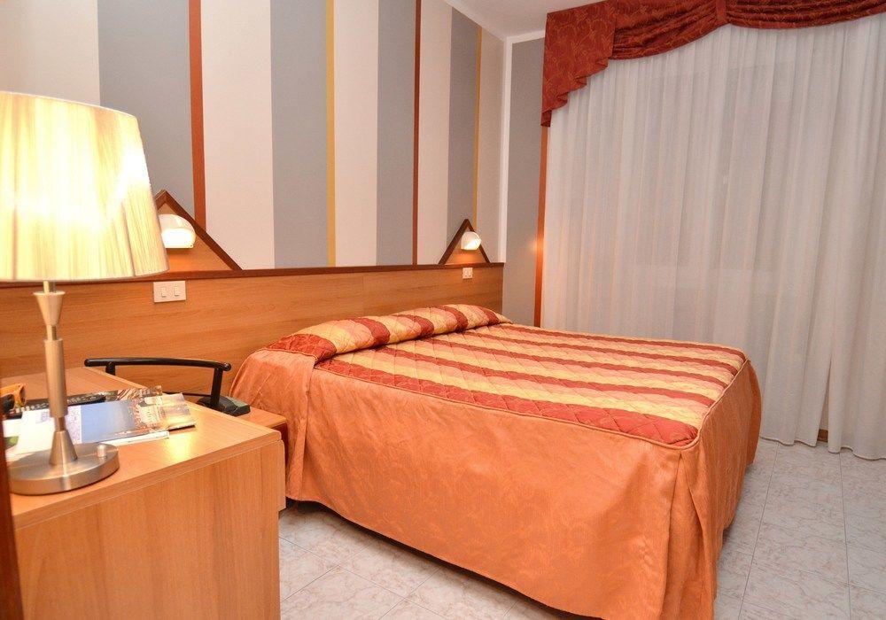 Hotel Righetto Fronte Mare 카발리노 외부 사진