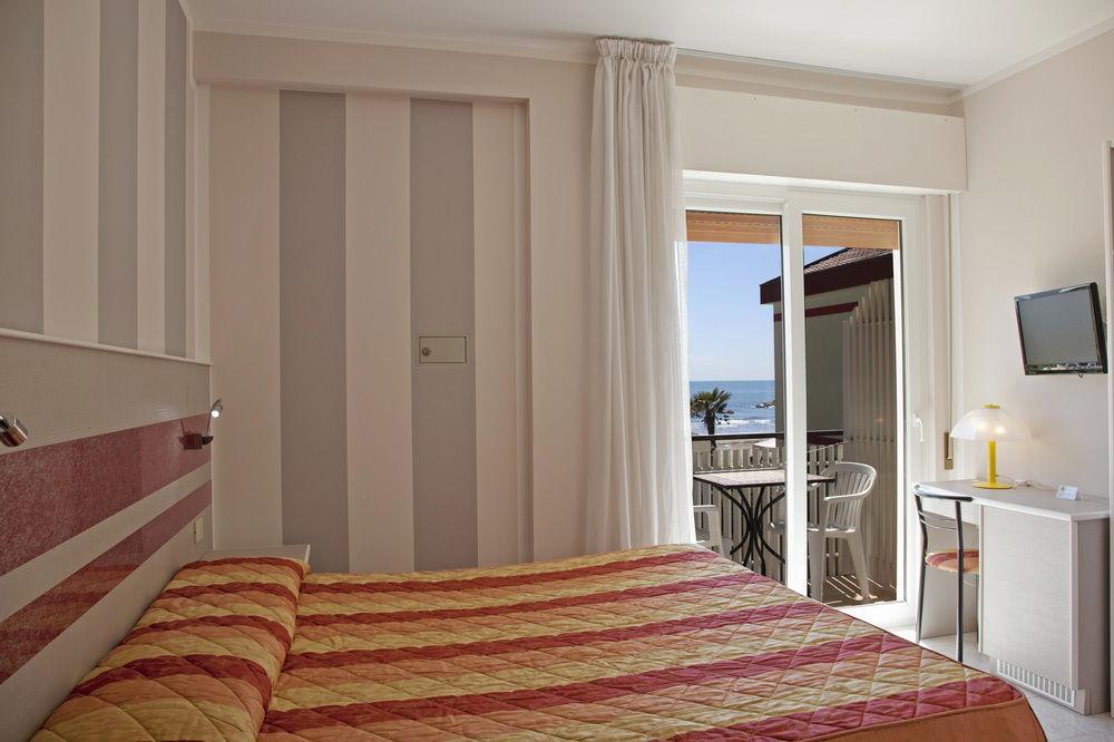 Hotel Righetto Fronte Mare 카발리노 외부 사진