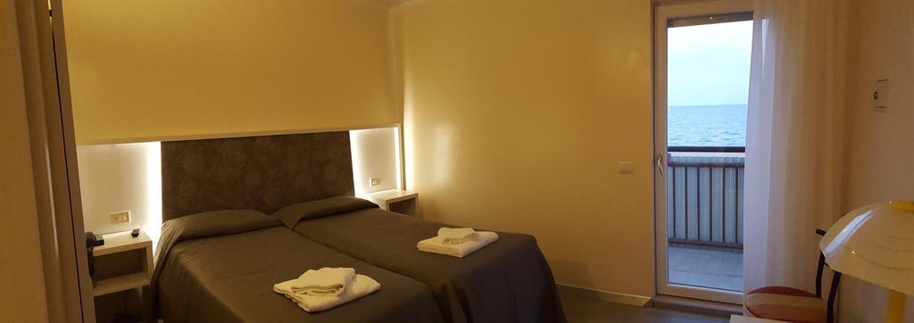 Hotel Righetto Fronte Mare 카발리노 외부 사진