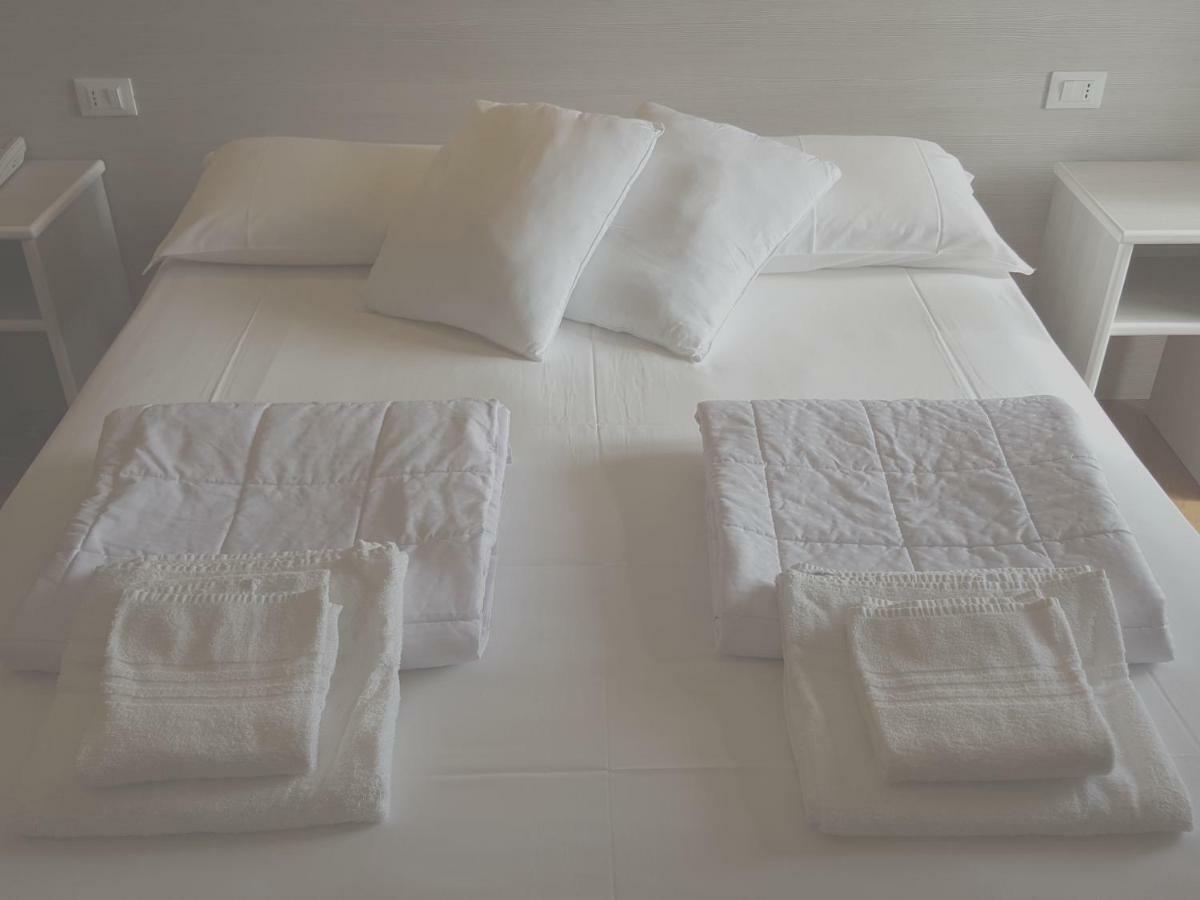 Hotel Righetto Fronte Mare 카발리노 외부 사진